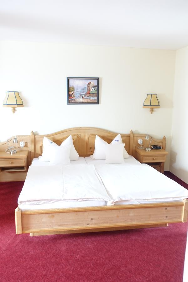Hotel Gasthof Schoenblick Neumarkt in der Oberpfalz Esterno foto